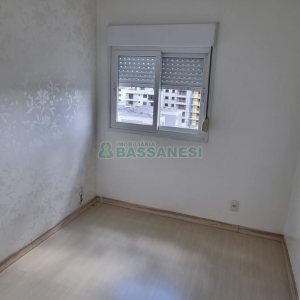 Apartamento com 77m², 3 dormitórios, 2 vagas, no bairro Pio X em Caxias do Sul para Comprar