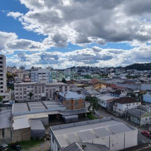 Apartamento com 77m², 3 dormitórios, 2 vagas, no bairro Pio X em Caxias do Sul para Comprar