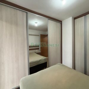 Sobrado com 57m², 2 dormitórios, 1 vaga, no bairro Vinhedos em Caxias do Sul para Alugar