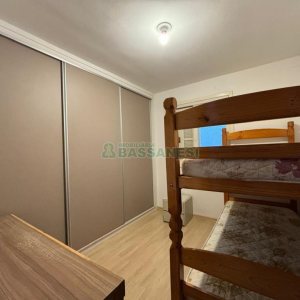 Sobrado com 57m², 2 dormitórios, 1 vaga, no bairro Vinhedos em Caxias do Sul para Alugar