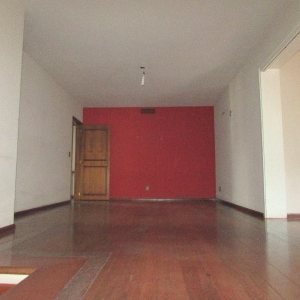 Casa com 238m², 4 dormitórios, 3 vagas, no bairro Sagrada Família em Caxias do Sul para Comprar