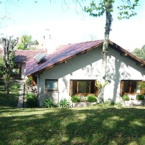 Casa com 238m², 4 dormitórios, 3 vagas, no bairro Sagrada Família em Caxias do Sul para Comprar