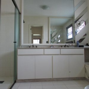 Casa com 238m², 4 dormitórios, 3 vagas, no bairro Sagrada Família em Caxias do Sul para Comprar