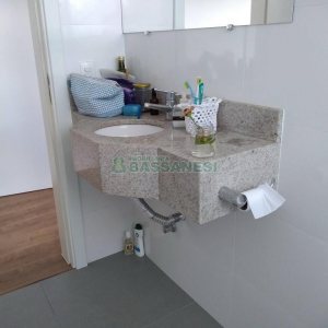 Apartamento com 78m², 2 dormitórios, 2 vagas, no bairro Panazzolo em Caxias do Sul para Comprar