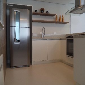 Apartamento com 78m², 2 dormitórios, 2 vagas, no bairro Panazzolo em Caxias do Sul para Comprar