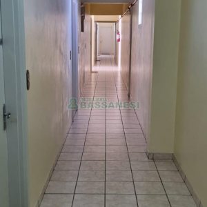 Kitinete com 29m², 1 dormitório, no bairro Centro em Caxias do Sul para Comprar