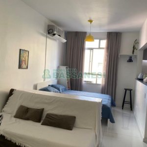 Kitinete com 29m², 1 dormitório, no bairro Centro em Caxias do Sul para Comprar