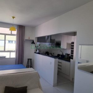 Kitinete com 29m², 1 dormitório, no bairro Centro em Caxias do Sul para Comprar
