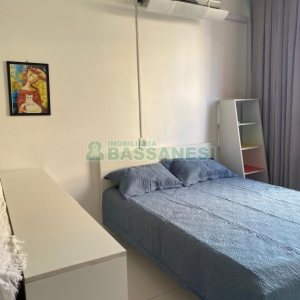 Kitinete com 29m², 1 dormitório, no bairro Centro em Caxias do Sul para Comprar