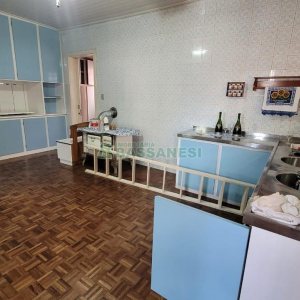 Casa com 150m², 3 dormitórios, 3 vagas, no bairro Panazzolo em Caxias do Sul para Alugar