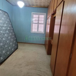 Casa com 150m², 3 dormitórios, 3 vagas, no bairro Panazzolo em Caxias do Sul para Alugar