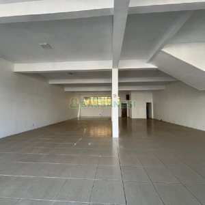 Loja com 220m², no bairro Kayser em Caxias do Sul para Alugar
