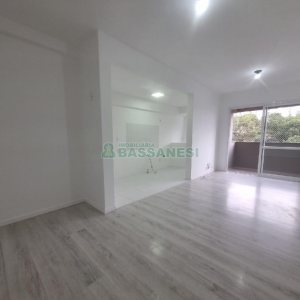 Apartamento com 52m², 1 dormitório, 1 vaga, no bairro Lourdes em Caxias do Sul para Alugar