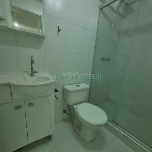 Apartamento com 52m², 1 dormitório, 1 vaga, no bairro Lourdes em Caxias do Sul para Alugar
