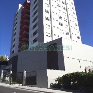 Apartamento com 52m², 1 dormitório, 1 vaga, no bairro Lourdes em Caxias do Sul para Alugar