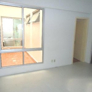 Sala com 20m², no bairro Centro em Caxias do Sul para Alugar
