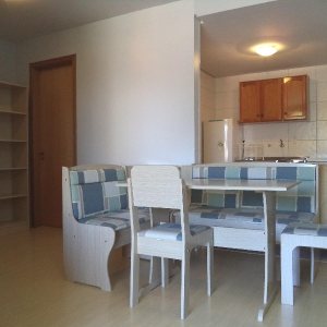 Apto Mobiliado com 45m², 1 dormitório, 1 vaga, no bairro Petrópolis em Caxias do Sul para Comprar