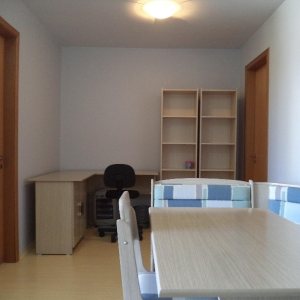 Apto Mobiliado com 45m², 1 dormitório, 1 vaga, no bairro Petrópolis em Caxias do Sul para Comprar