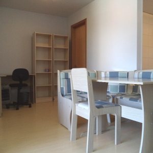 Apto Mobiliado com 45m², 1 dormitório, 1 vaga, no bairro Petrópolis em Caxias do Sul para Comprar