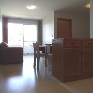 Apto Mobiliado com 45m², 1 dormitório, 1 vaga, no bairro Petrópolis em Caxias do Sul para Comprar