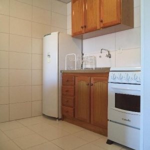 Apto Mobiliado com 45m², 1 dormitório, 1 vaga, no bairro Petrópolis em Caxias do Sul para Comprar