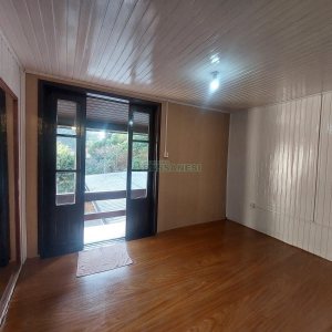 Casa com 90m², 3 dormitórios, 2 vagas, no bairro Interlagos em Caxias do Sul para Alugar