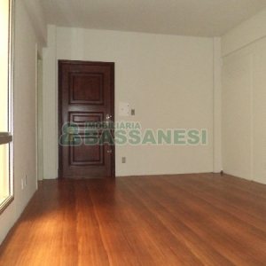Sala com 19m², no bairro Centro em Caxias do Sul para Alugar