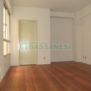Sala com 19m², no bairro Centro em Caxias do Sul para Alugar
