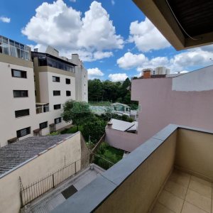 Apartamento com 67m², 2 dormitórios, 2 vagas, no bairro Panazzolo em Caxias do Sul para Comprar