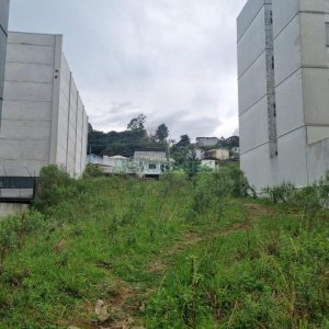 Terreno com 360m², no bairro Esplanada em Caxias do Sul para Comprar