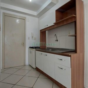 Kitinete com 42m², 1 dormitório, no bairro Presidente Vargas em Caxias do Sul para Alugar