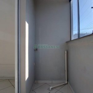 Kitinete com 42m², 1 dormitório, no bairro Presidente Vargas em Caxias do Sul para Alugar