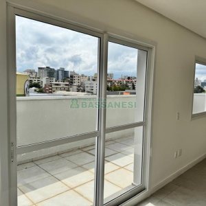 Sala com 86m², 1 vaga, no bairro Pio X em Caxias do Sul para Alugar