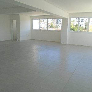 Sala com 50m², 1 vaga, no bairro Pio X em Caxias do Sul para Alugar