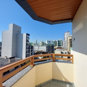 Apartamento com 100m², 3 dormitórios, 2 vagas, no bairro São Pelegrino em Caxias do Sul para Alugar ou Comprar
