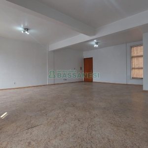 Sala com 60m², no bairro Centro em Caxias do Sul para Alugar