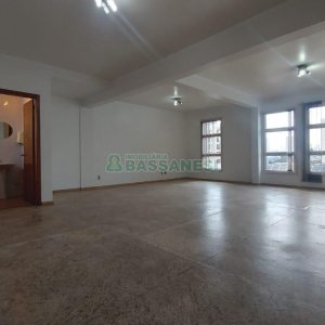 Sala com 60m², no bairro Centro em Caxias do Sul para Alugar