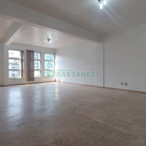 Sala com 60m², no bairro Centro em Caxias do Sul para Alugar