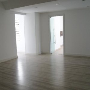 Loja com 1000m², no bairro Lourdes em Caxias do Sul para Alugar ou Comprar