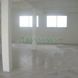Loja com 120m², no bairro Rio Branco em Caxias do Sul para Alugar