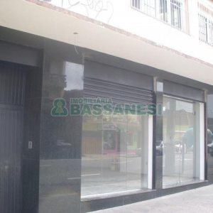 Loja com 120m², no bairro Rio Branco em Caxias do Sul para Alugar