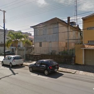 Casa, 3 dormitórios, 1 vaga, no bairro Panazzolo em Caxias do Sul para Comprar