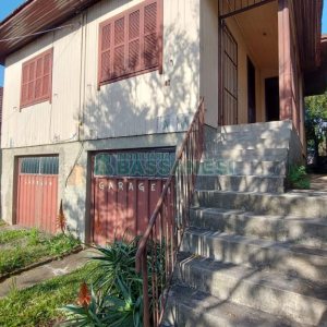 Casa com 330m², 3 dormitórios, 2 vagas, no bairro Rio Branco em Caxias do Sul para Comprar