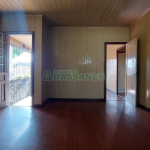 Casa com 330m², 3 dormitórios, 2 vagas, no bairro Rio Branco em Caxias do Sul para Comprar