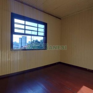 Casa com 330m², 3 dormitórios, 2 vagas, no bairro Rio Branco em Caxias do Sul para Comprar