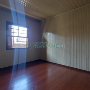 Casa com 330m², 3 dormitórios, 2 vagas, no bairro Rio Branco em Caxias do Sul para Comprar