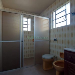 Casa com 330m², 3 dormitórios, 2 vagas, no bairro Rio Branco em Caxias do Sul para Comprar