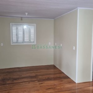 Casa com 103m², 5 dormitórios, 1 vaga, no bairro Cidade Nova em Caxias do Sul para Comprar