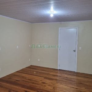 Casa com 103m², 5 dormitórios, 1 vaga, no bairro Cidade Nova em Caxias do Sul para Comprar