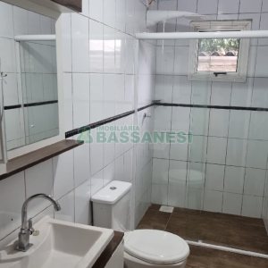 Casa com 103m², 5 dormitórios, 1 vaga, no bairro Cidade Nova em Caxias do Sul para Comprar